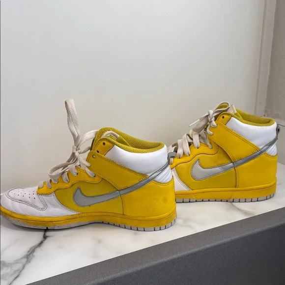Nike Dunk High "Tour Yellow Metallic Silver" women’s size 9 sneakers - Picture 2 of 7